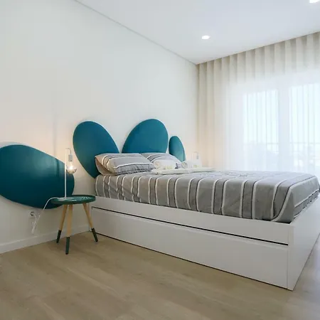 Pajaro * فيغيورا دا فوز